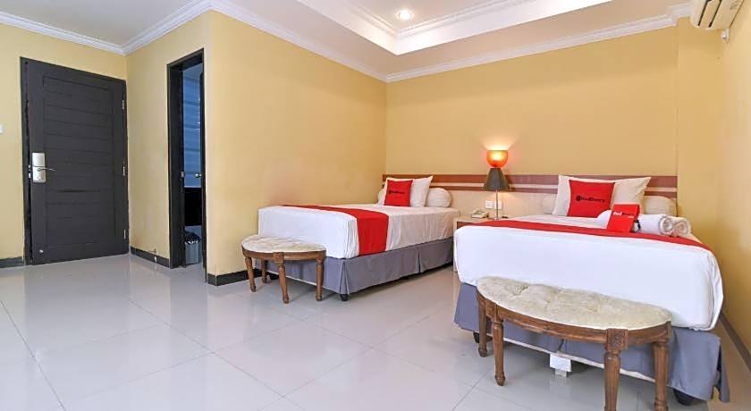 RedDoorz Plus near Mall Bali Galeria 2