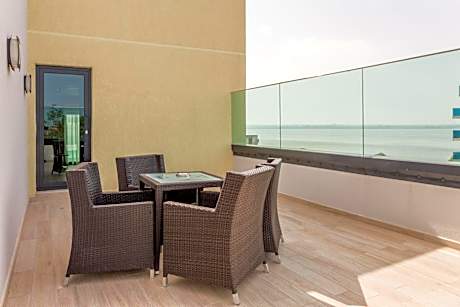 Deluxe Double Room with Terrace