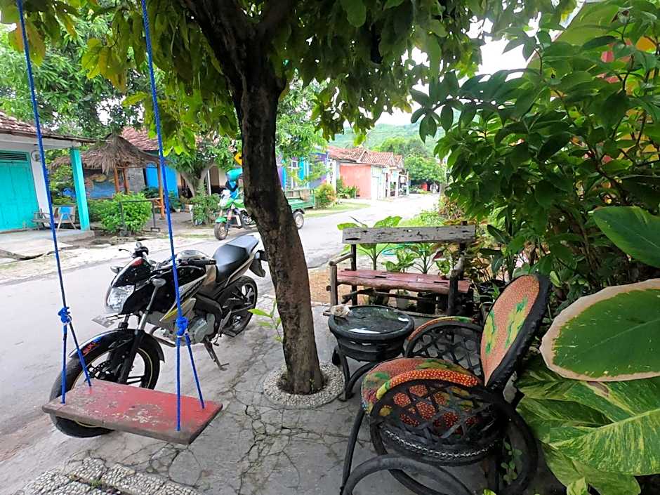 OWL HOSTEL Karimunjawa