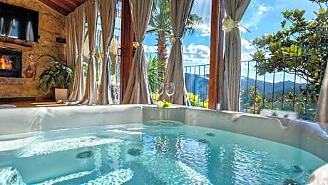 Casa Favo de Mel - Jacuzzi & Piscina - Refúgio na Montanha
