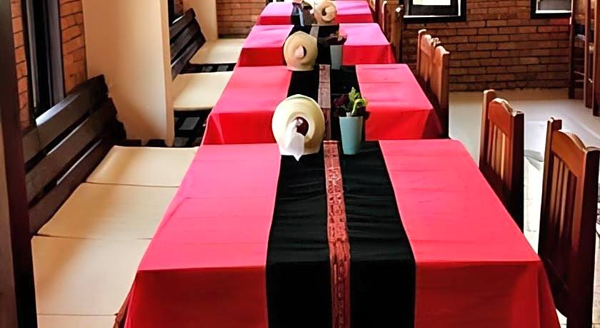 Phumanee Home Hotel