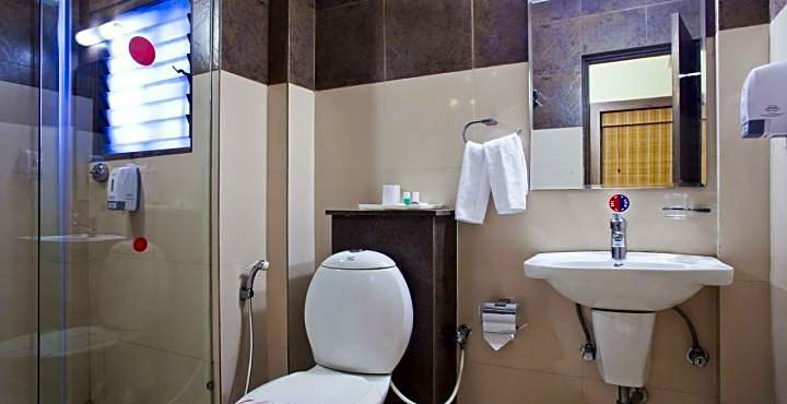 Sandalwood Hotel & Suites