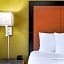 La Quinta Inn & Suites by Wyndham Tampa Bay Airport
