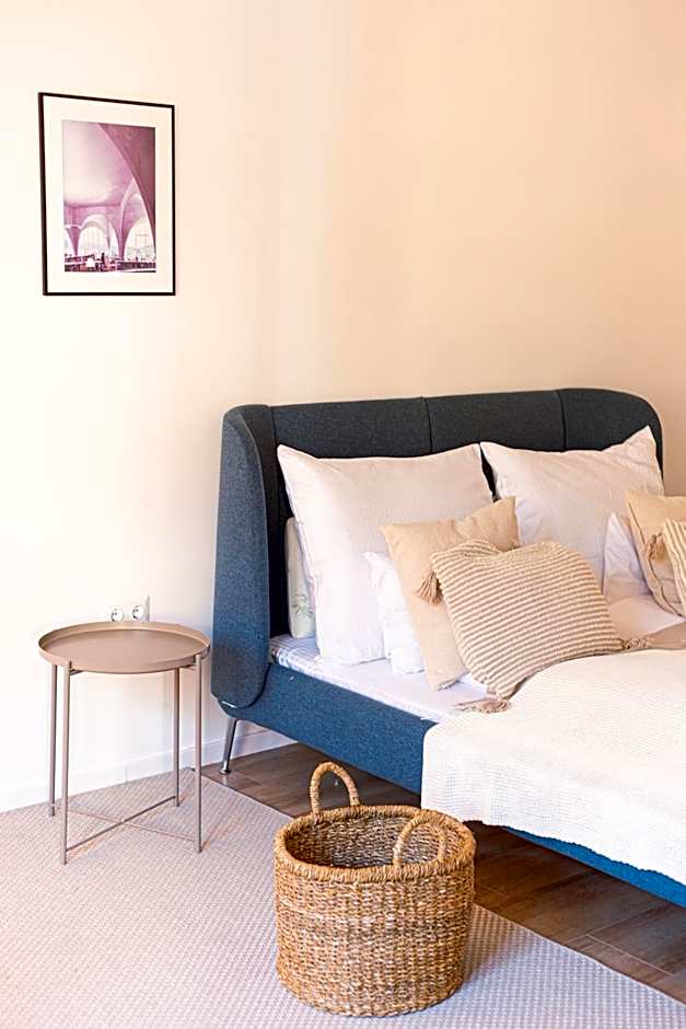 Deluxe Swan Stone Castle Apartment