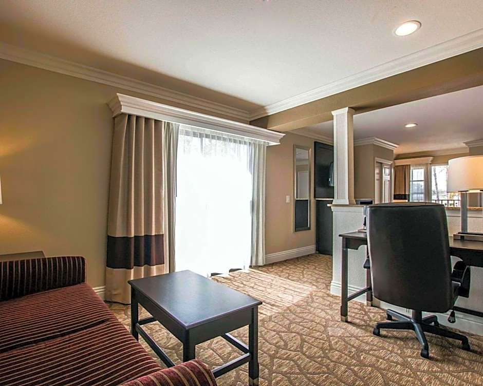 Comfort Suites San Clemente Beach