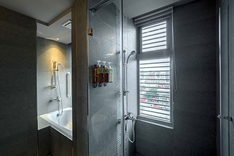 Watermark Hotel - Kaohsiung Main Station