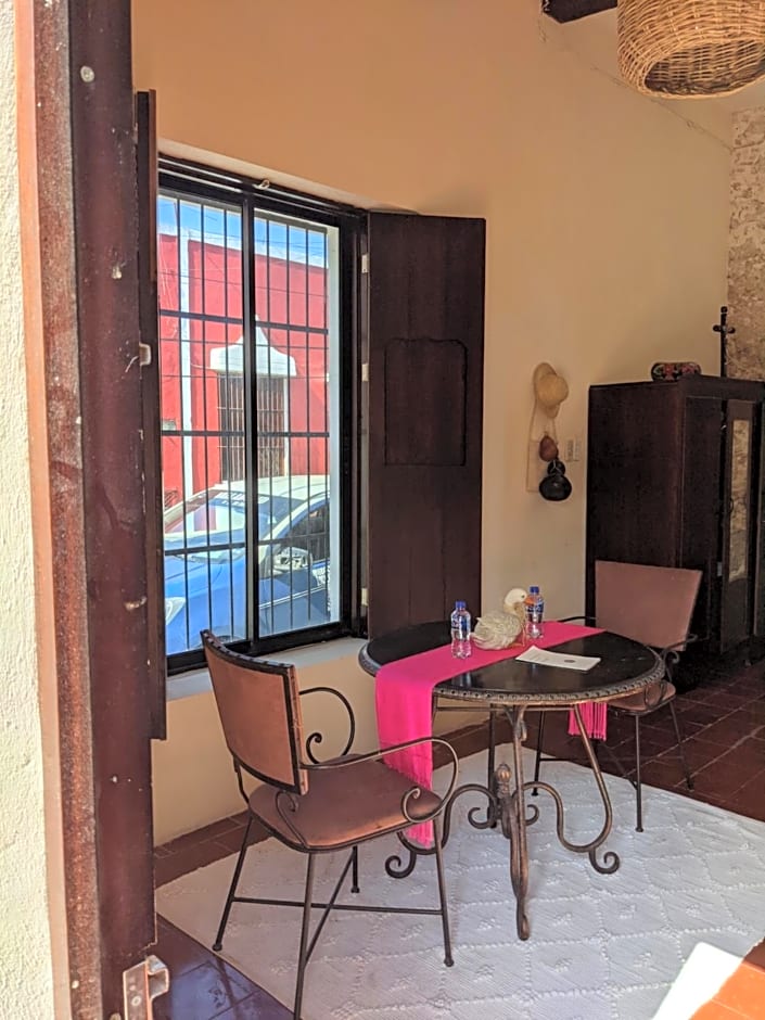 Casa Aluxes Hotel