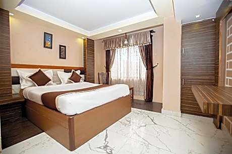 Deluxe Double Bed Room