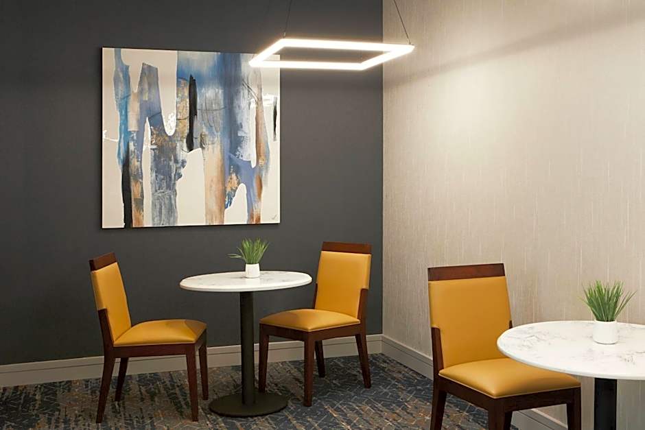 Courtyard by Marriott Los Angeles LAX/Century Boulevard
