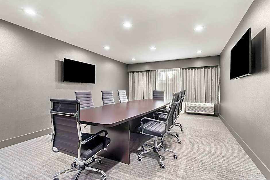 The Hourglass Hotel, Ascend Hotel Collection