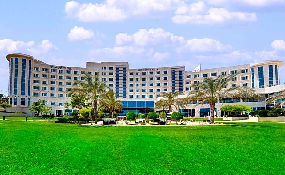Crowne Plaza Muscat OCEC By IHG