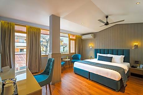 Superior King Room with balcony