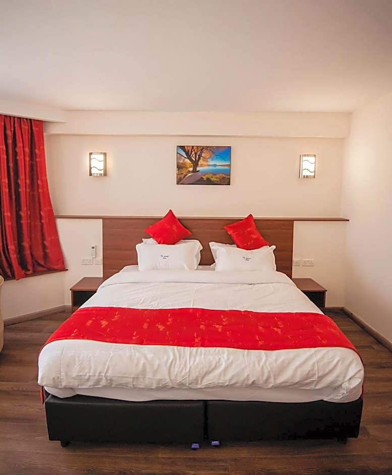 The Crossroads Hotel, Westlands