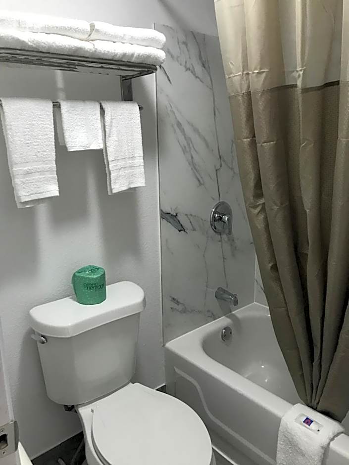 Motel 6-Alma, AR l-40