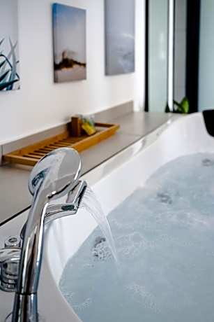 Valley Suites
סוויטות בעמק האלה