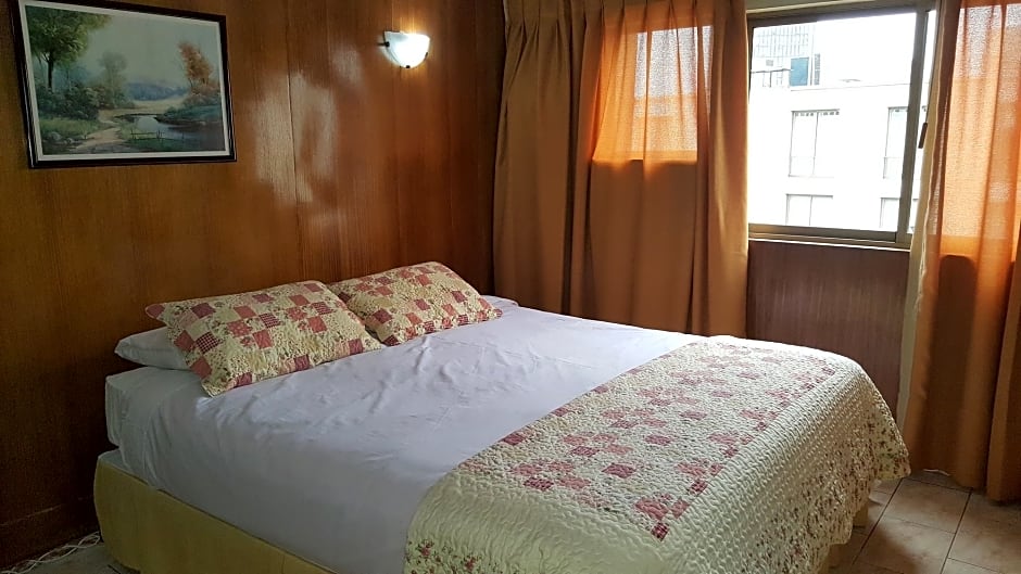 Hotel Windsor Suites