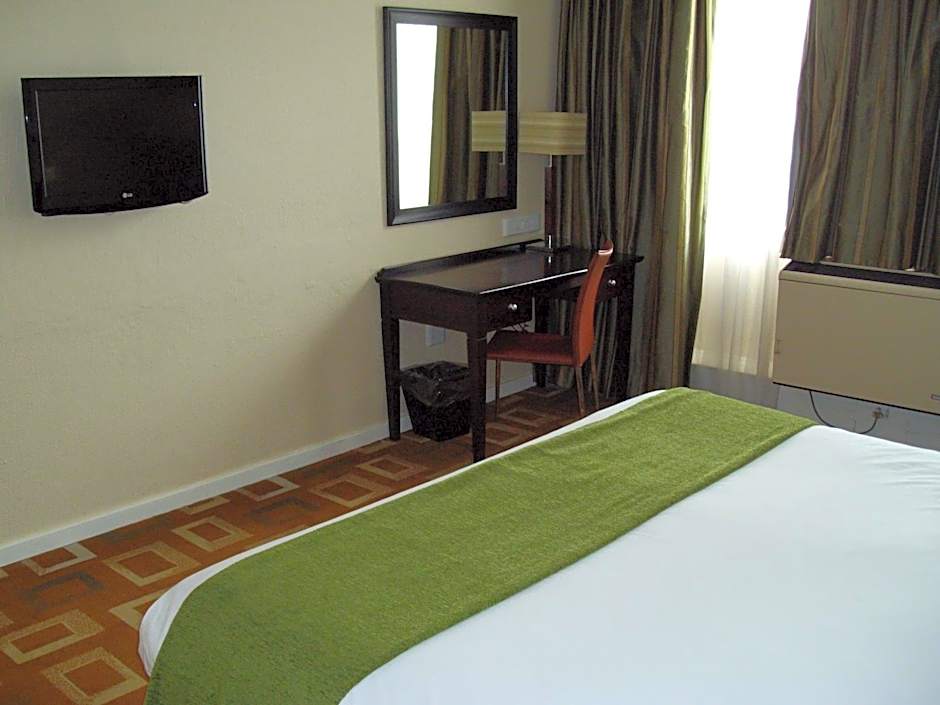 Garden Court Or Tambo International Airport