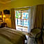 Le Cozmo Guesthouse