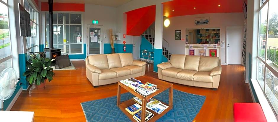 Waterfront Lodge Motel