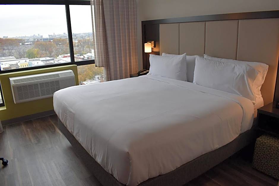 Holiday Inn Express Long Island City E New York By IHG