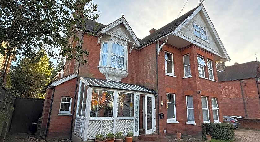 Wimblehurst Hotel