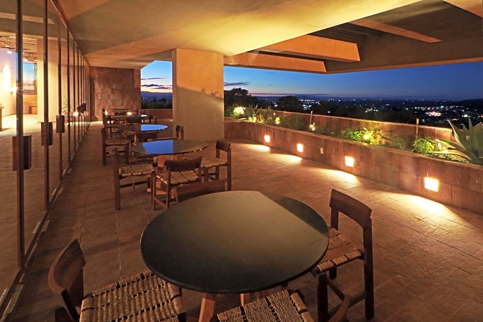 Albor San Miguel de Allende, Tapestry Collection