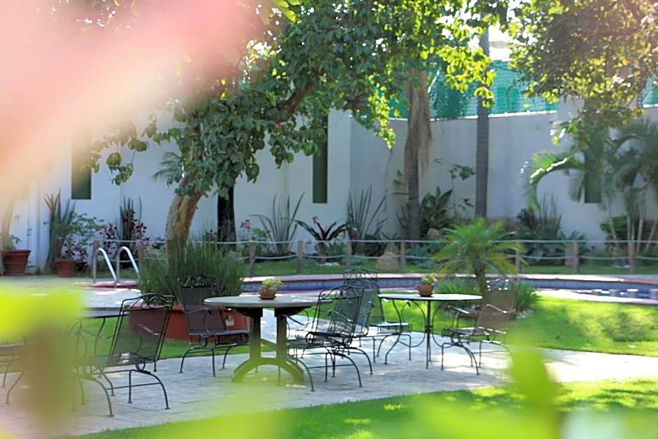 Aurea Hotel and Suites