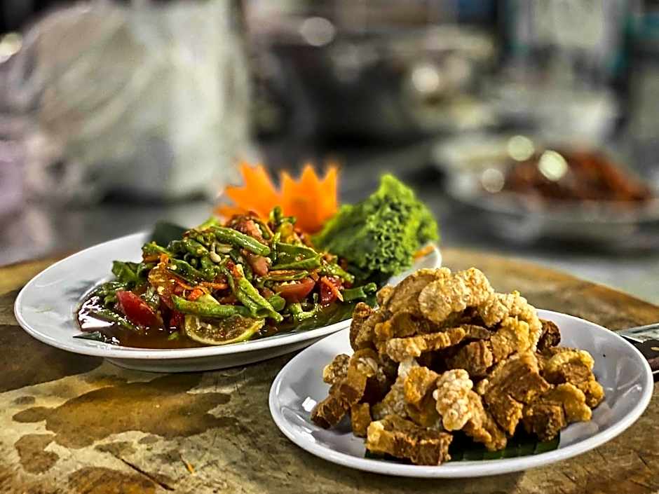 Charoenthanikhonkaen Hotel