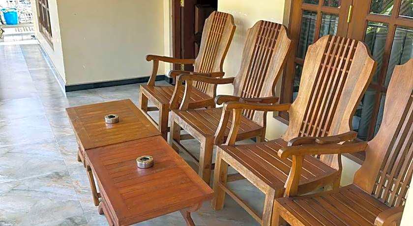 Lahiru Airport Villa