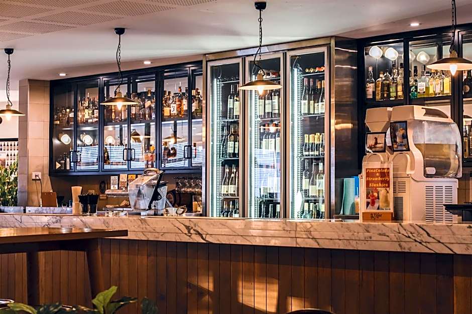 Western Gateway Motel and Apartments