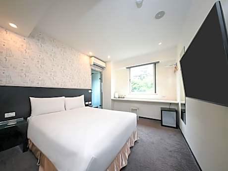 Deluxe Double Room with Bathtub