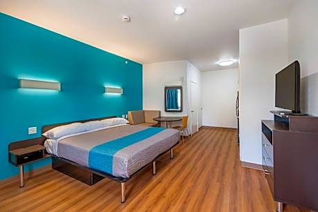 1 KB | SUITE, SMOKING, KITCHEN