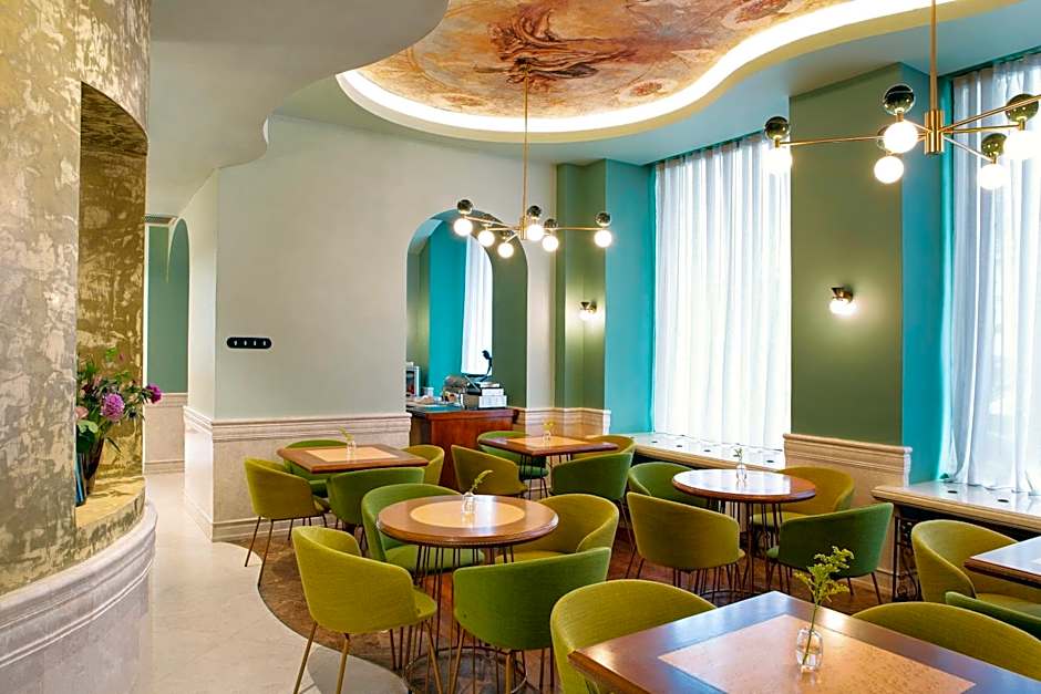 Zeus Essence Bucharest Venezia