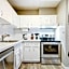 Roomy Top Floor at Stampede w Free Parking and AC