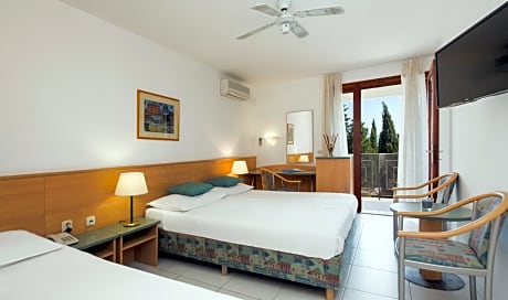Superior double room, sea side, balcony - annex