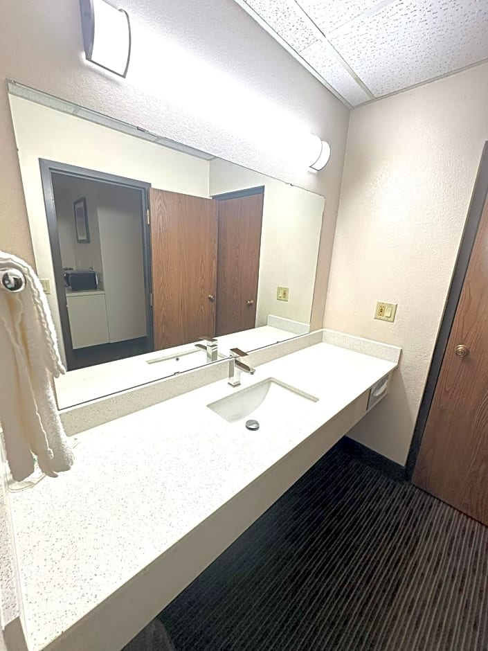Quality Inn & Suites Salina