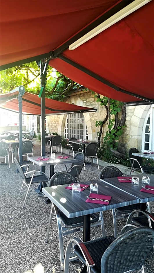 Logis Hôtels - Hôtel et Restaurant Le Lion d'Or
