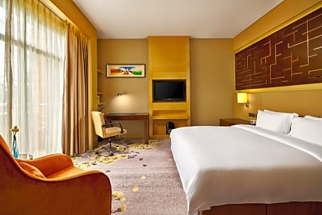 Standard King Room with Balcony - Non-Smoking