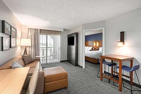 PURE Wellness, Guest room, 2 Queen, Sofa bed