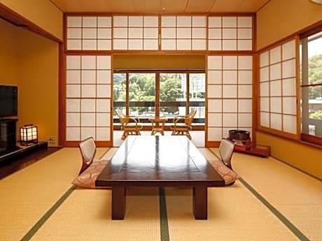Japanese Style Room with 8 Tatami and Private Bathroom