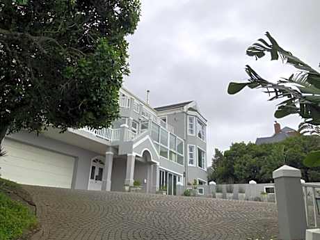 Sunshine Modern Retreat