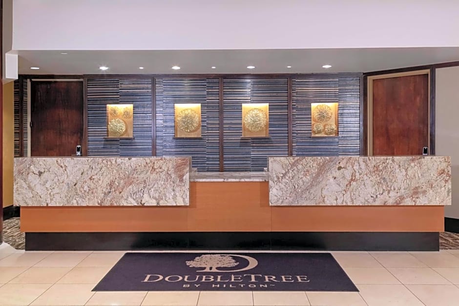 DoubleTree By Hilton Kansas City Overland Park