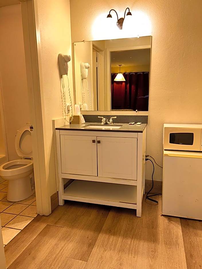 River Forest Inn