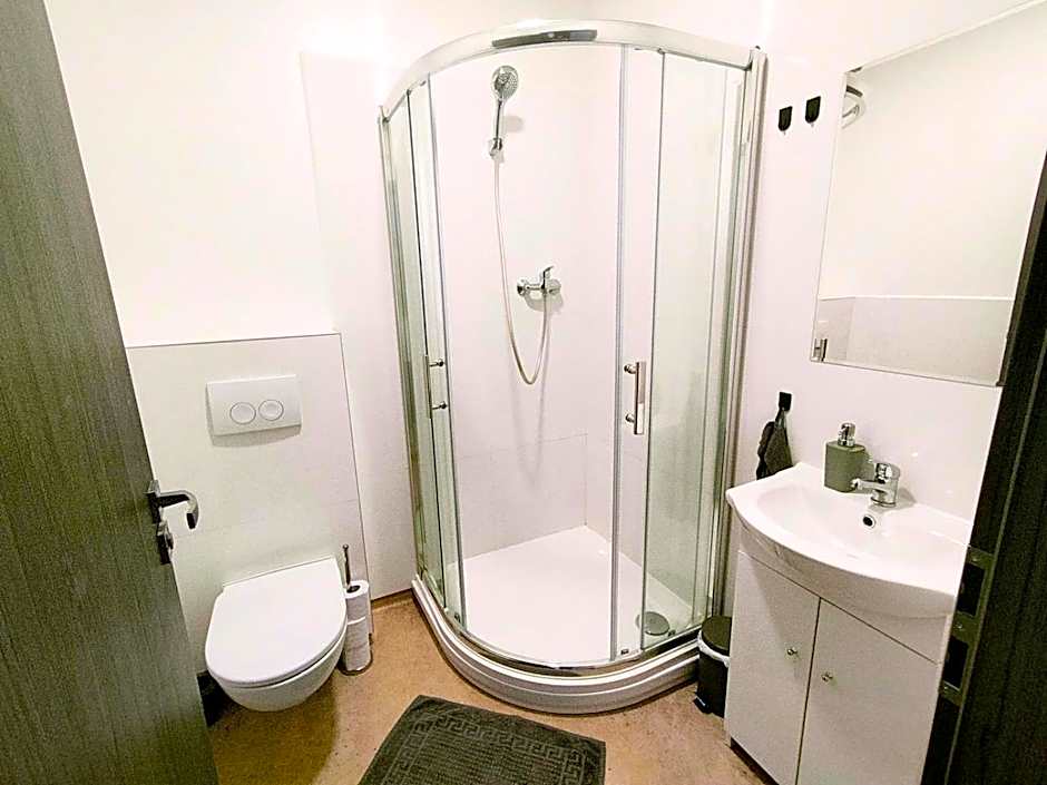 Dimael Hostel & Apartments