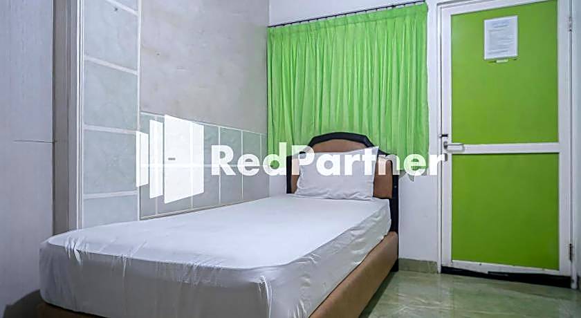 Pondok Hijau Syariah Mitra RedDoorz @ Citraland Surabaya