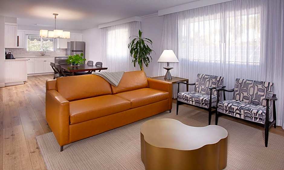 West Beach Inn, a Coast Hotel