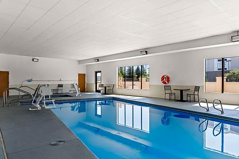 SureStay Plus Hotel by Best Western Chey