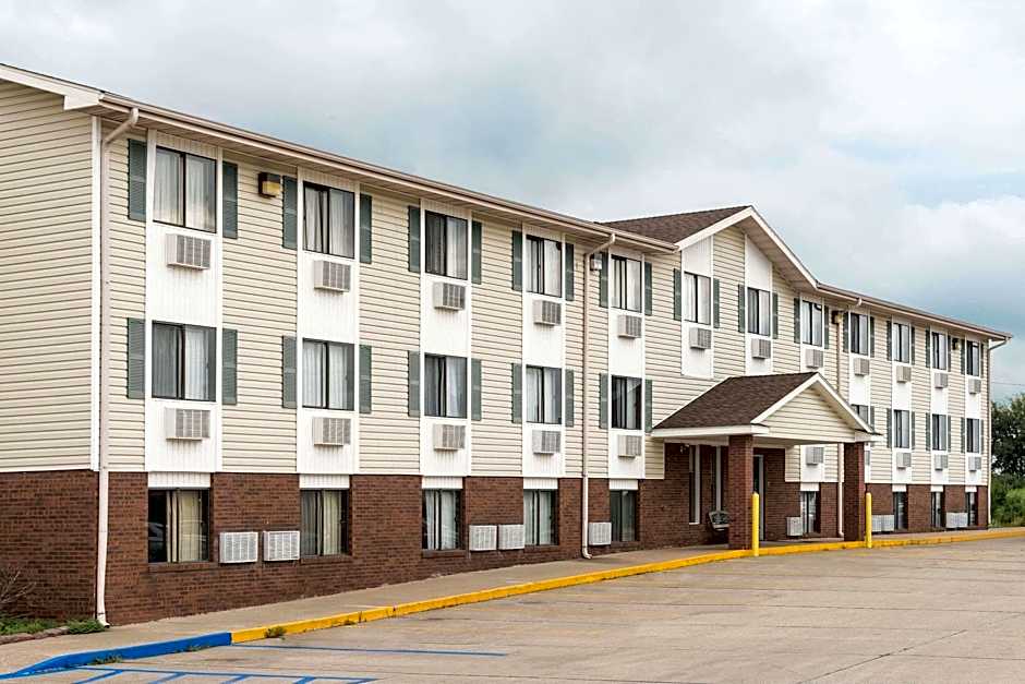 Amerihost Inn & Suites Kingdom City