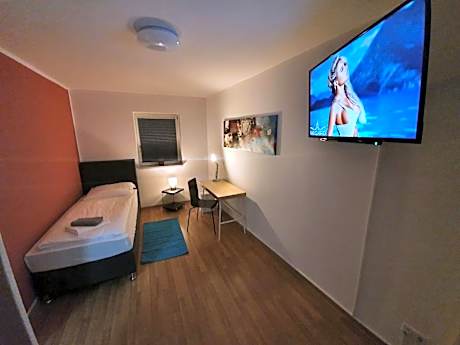 Single Room with Shared Bathroom