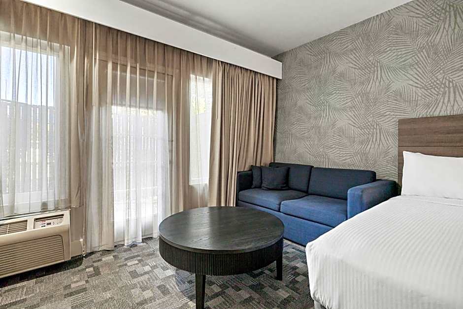 University Park Inn & Suites, an Ascend Collection Hotel